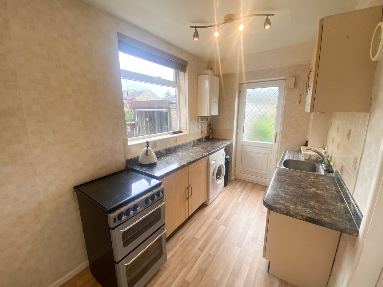 Images for Lepton, Huddersfield