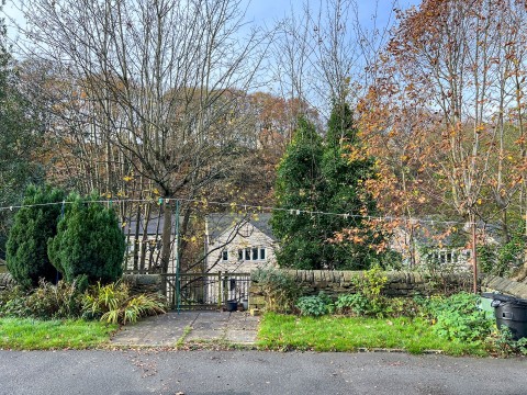 Click the photo for more details of Honley, Holmfirth